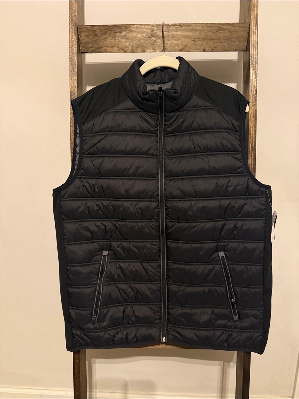 Men's Black Quilted Puffer Vest with Zip Pockets